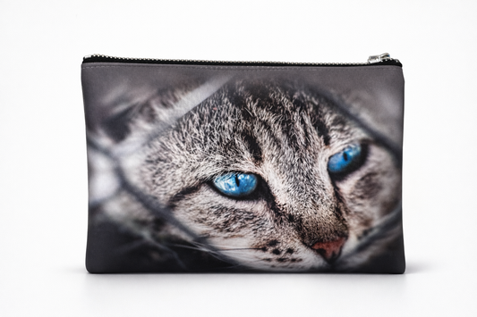 Pochette “Sguardo Blu” – Stampa Fotografica Effetto Pelle