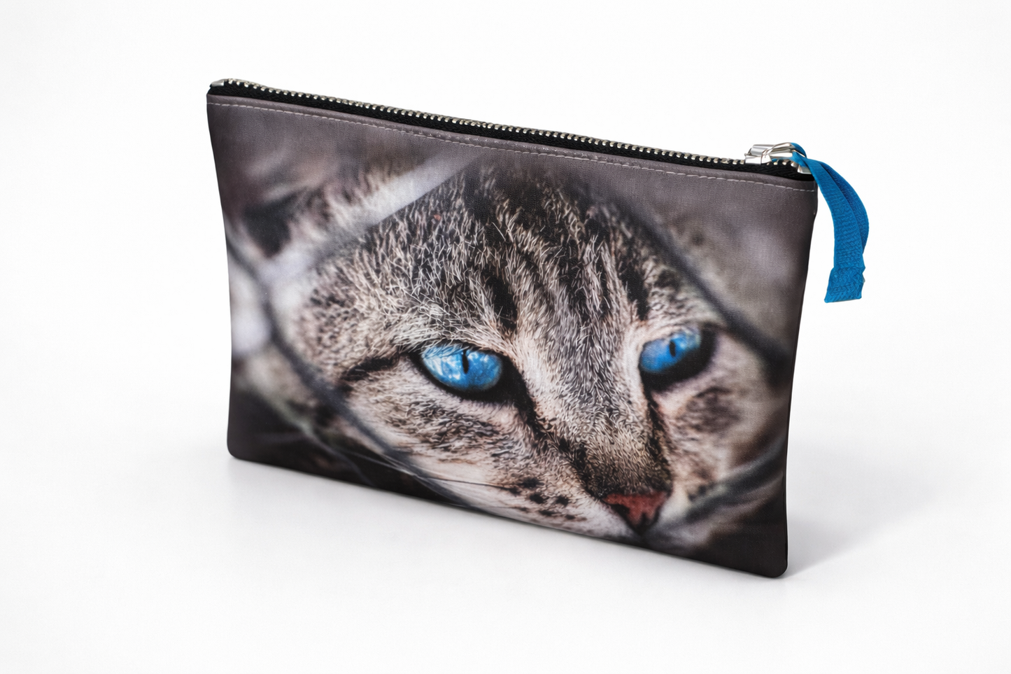 Pochette “Sguardo Blu” – Stampa Fotografica Effetto Pelle